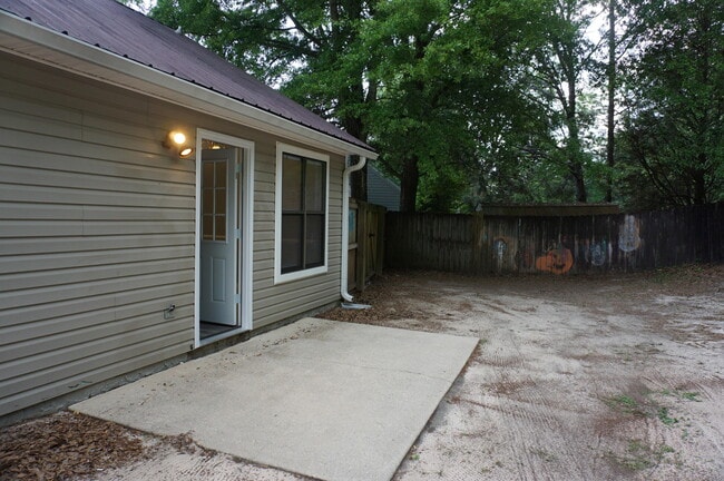 Building Photo - 129 Oak Terrace Dr