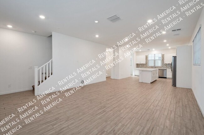Building Photo - Amazing 3-bedroom 3 1/2 bath