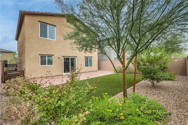 Building Photo - 9074 Meadows Ln
