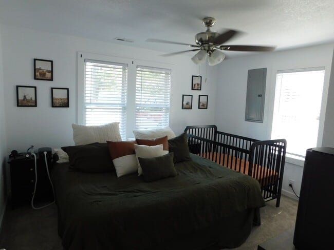 Building Photo - 3 bedroom 2 bath in Elizabeth City
