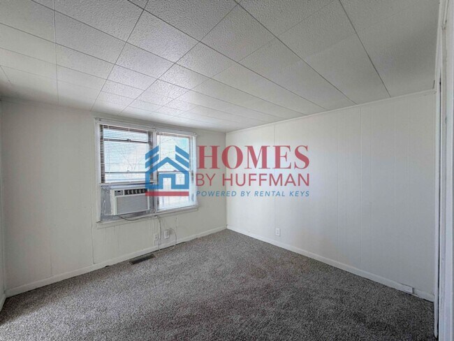 Building Photo - 331 S Barker Ave