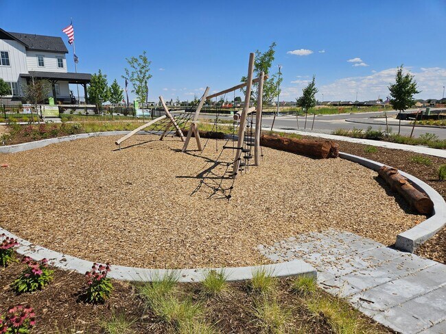 Building Photo - 5 Bed 3.5 Bath Home with a park and Commun...