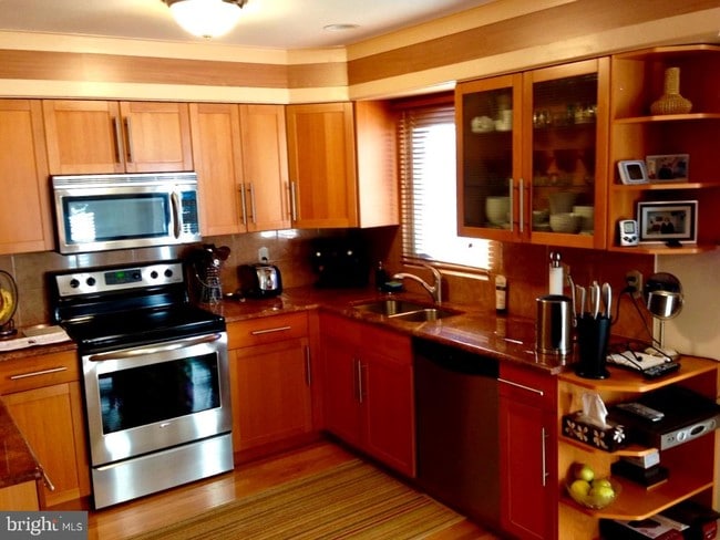 Building Photo - 1407 Templeton Pl