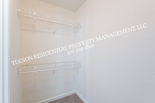 Building Photo - 6651 N Campbell Ave