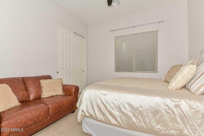 Building Photo - 19210 W Denton St