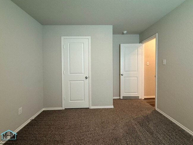 Building Photo - Come home and relax in comfort and style! A single story beauty, near Randolph & Ft Sam in Conver...