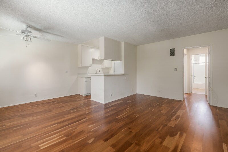 Primary Photo - 1808 N Harvard Blvd