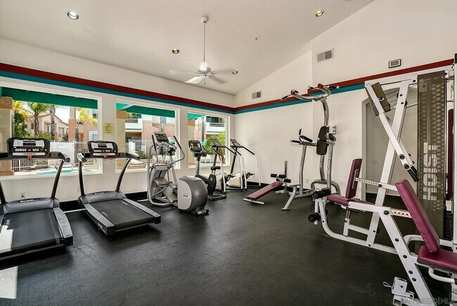 Building Photo - Beautiful Rancho San Diego Condo!