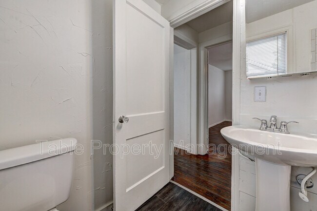 Building Photo - 3200 NW 16th St