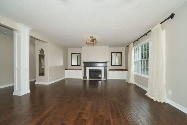Building Photo - Beautiful 5 Bedroom With Finished Basement in Fishers