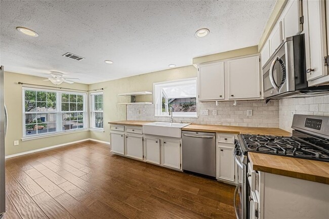 Building Photo - 4409 Bridlewood Dr