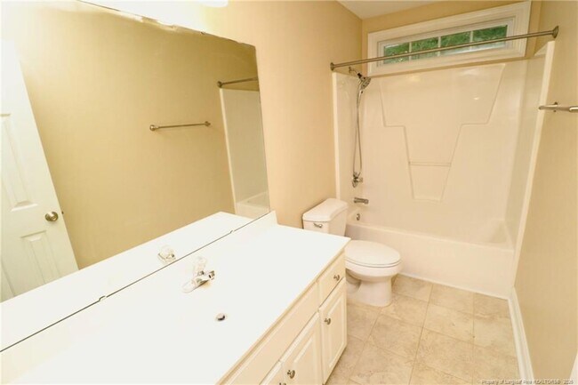 Building Photo - 36 W Trafalgar Ct