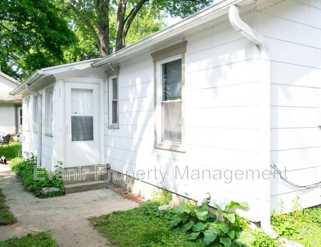 Primary Photo - 1532 Bowman Ave