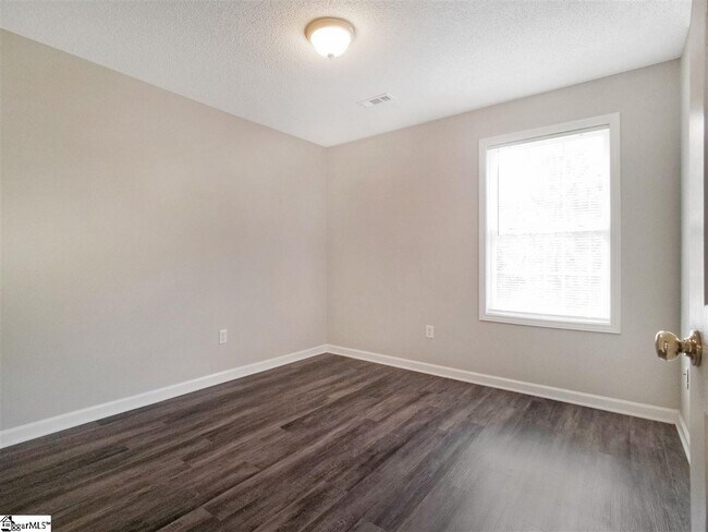 Building Photo - 915 Black Snake Rd