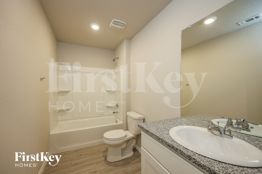 Building Photo - 10803 Prusiner Dr