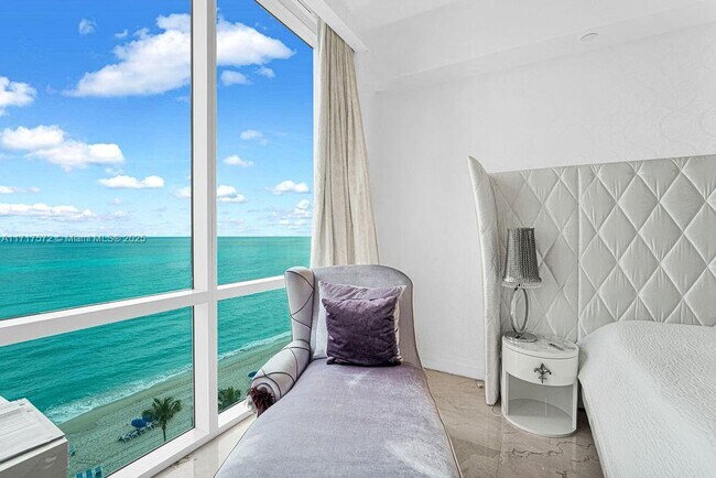 Building Photo - 16051 Collins Ave
