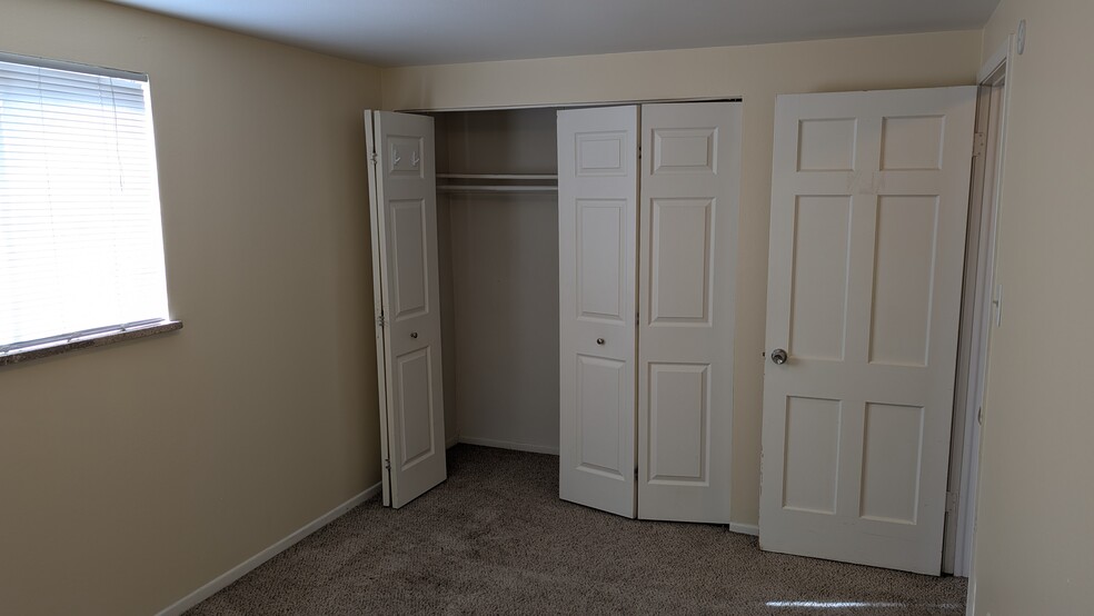 Bedroom with spacious closet - 2366 S Linden Ct