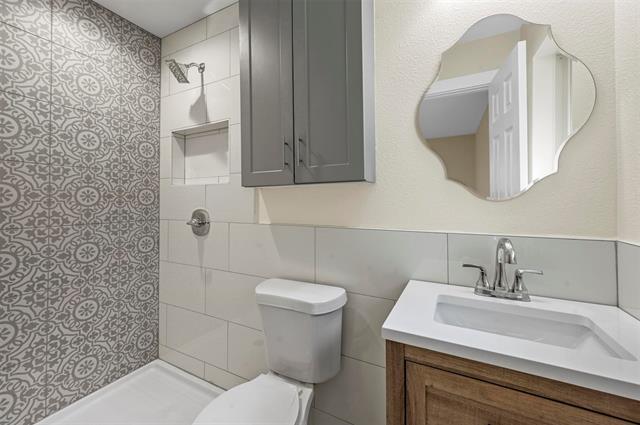 Building Photo - 2209 Sybil Dr