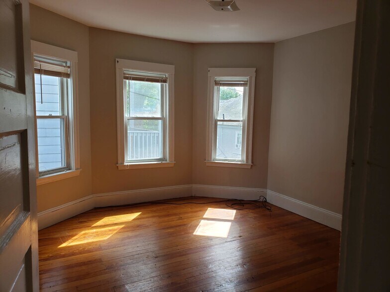 Building Photo - 348 Faneuil St