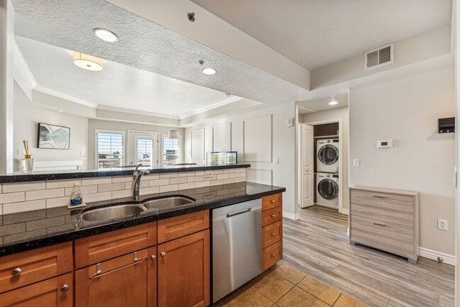 Building Photo - 5 S 500 W