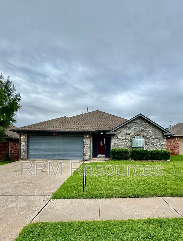 Primary Photo - 12524 SW 11th St