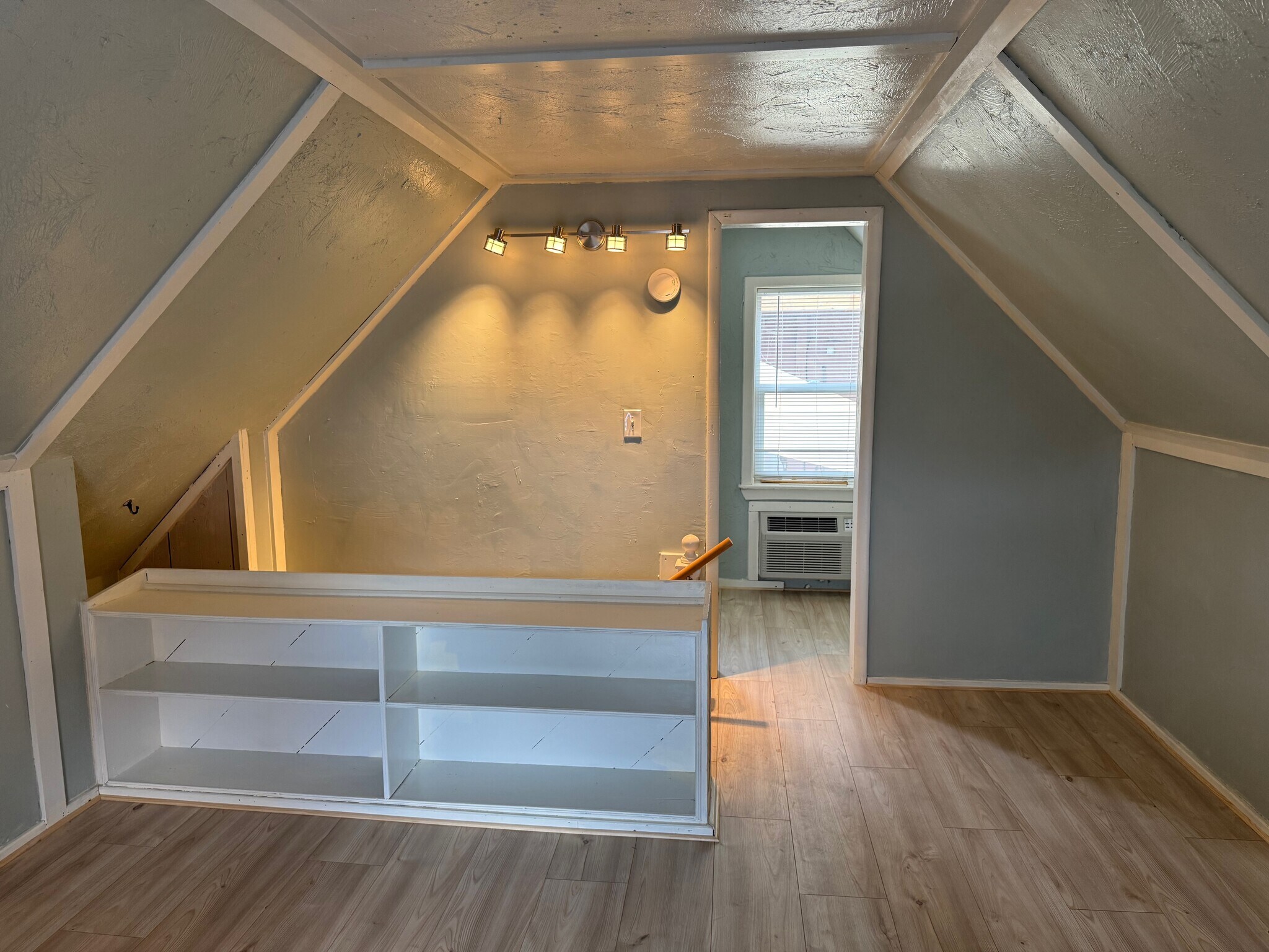 Building Photo - 1028 Narrow Gauge Ave