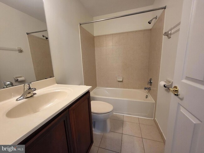 Building Photo - 284 Flagstone Rd