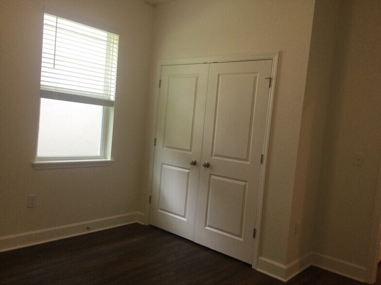 Building Photo - 29542 Cedar Waxwing Dr