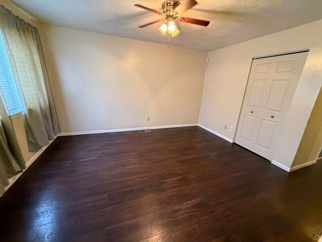 Building Photo - Well-maintained 3-bedroom, 1-bath home in Cleveland