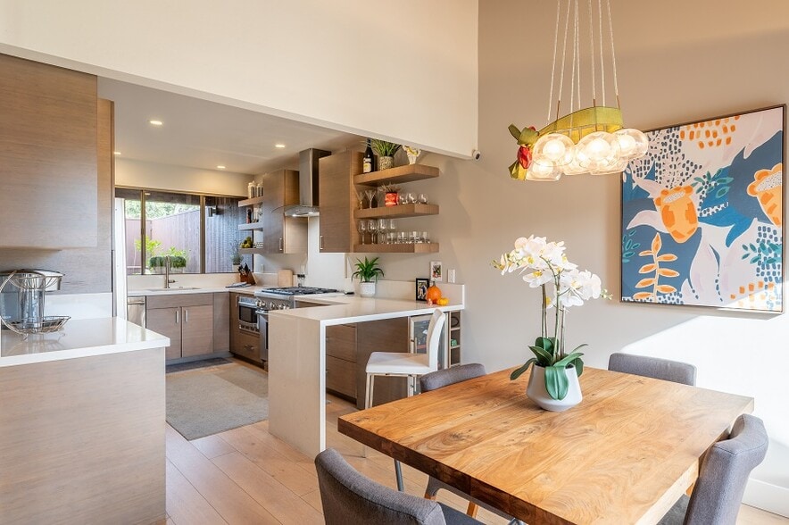 Building Photo - 7026 Valley Greens Cir