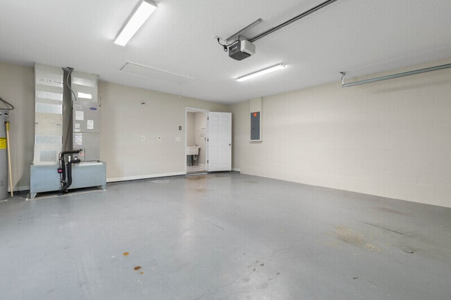 Building Photo - 22 Rocking Horse Dr