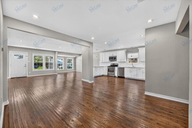 Building Photo - 4727 Wateka Dr