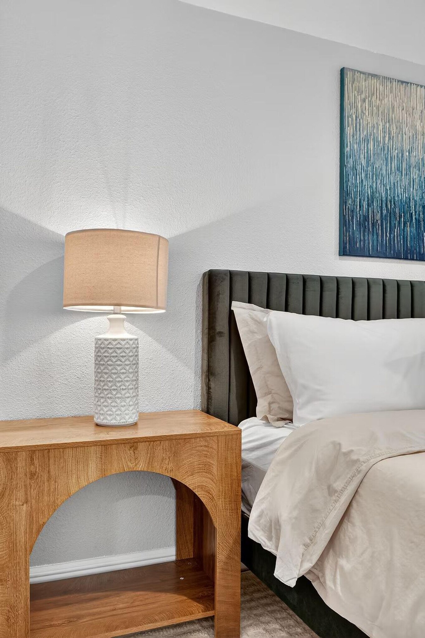 Building Photo - 768 Lakechime Dr