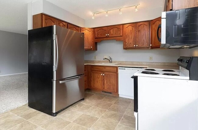 Building Photo - 4633 Euclid Ave