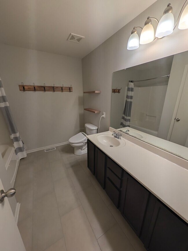 Building Photo - 908 S Mineral Dr