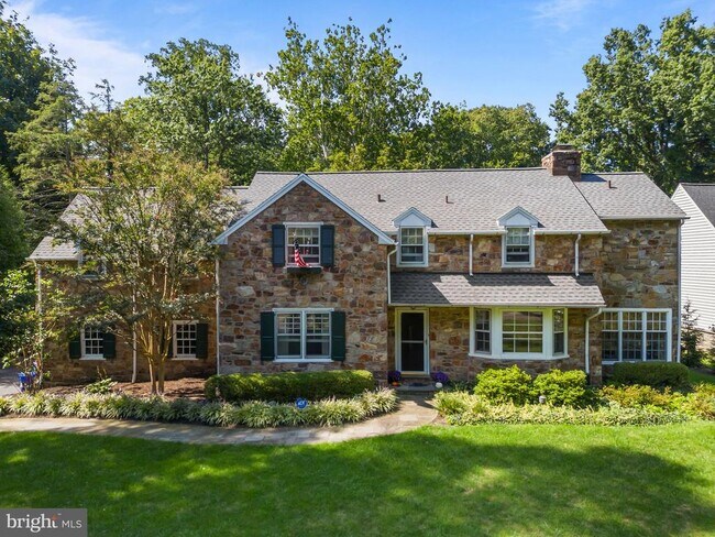 Building Photo - 507 Meadowbrook Cir