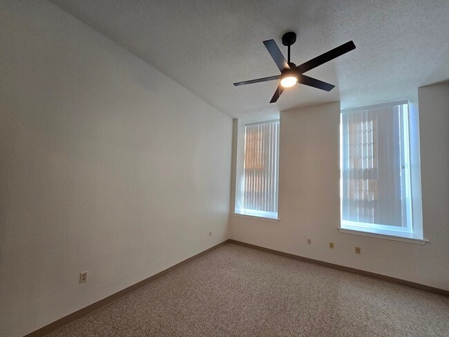 Building Photo - 147 Rawson Rd