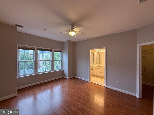 Building Photo - 1127 Gaither Rd