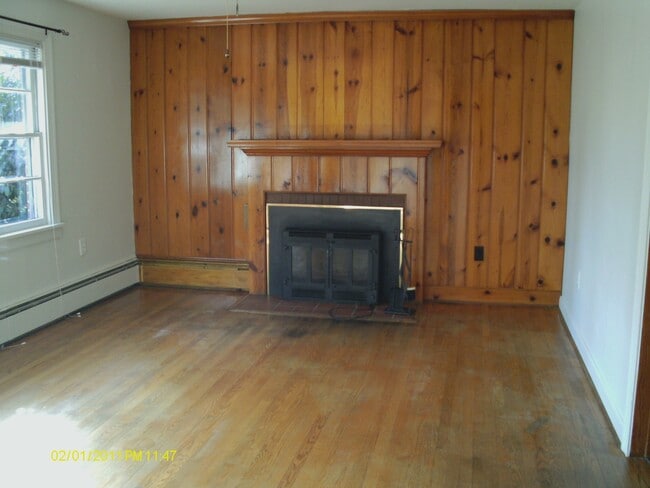 Building Photo - 7283 Barnette Ave