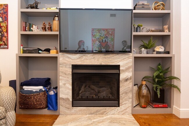 Building Photo - 288 Commonwealth Ave