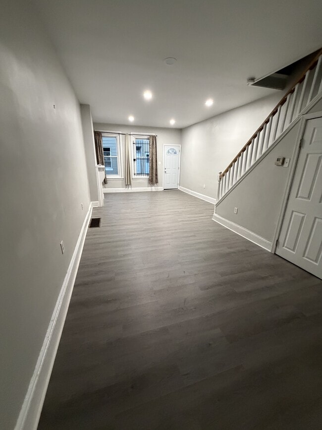 Building Photo - 1442 N Newkirk St