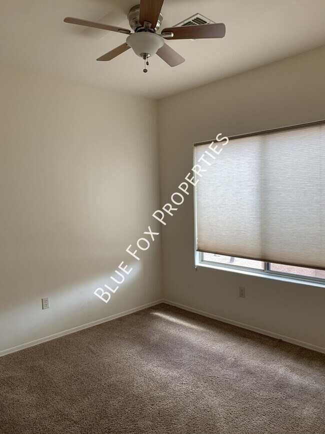 Building Photo - 11921 N Cantata Dr