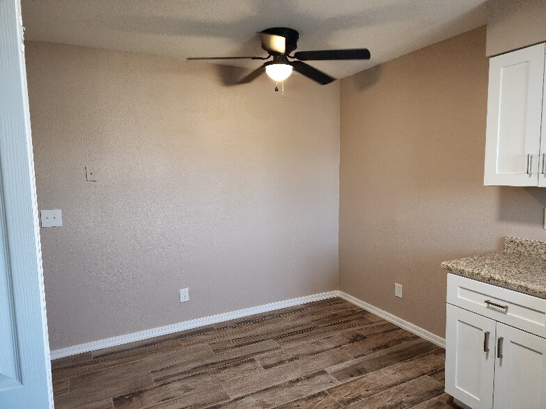 Building Photo - 143 S Doran