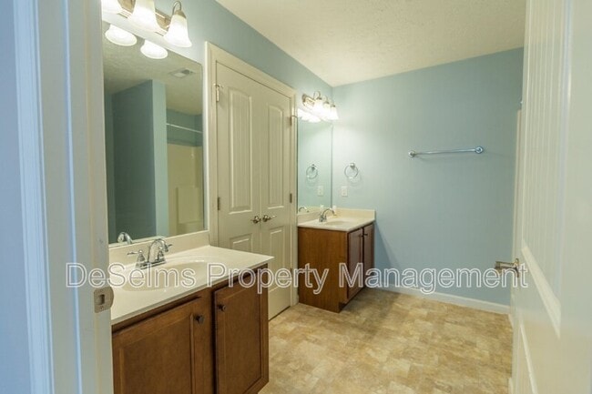 Building Photo - 1536 Passage Dr
