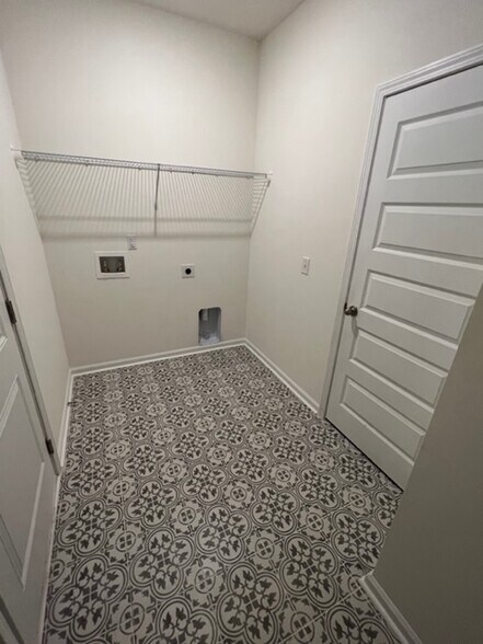 Building Photo - 25 Mainland Lakes Dr