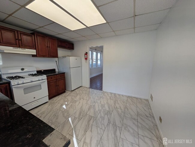 Building Photo - 11 S Holly Ave