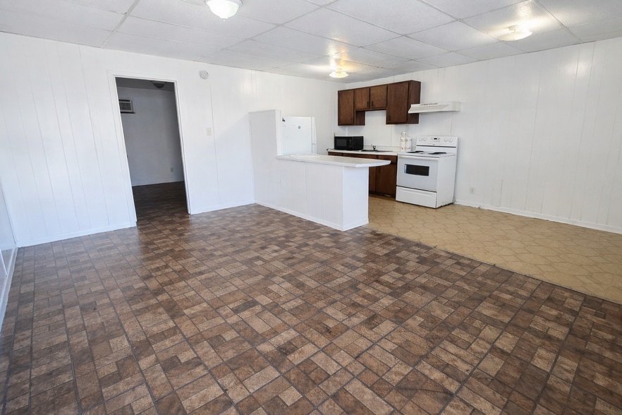 Building Photo - 315 Gaiety Ln