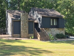 Building Photo - 735 Chickadee Ct SW