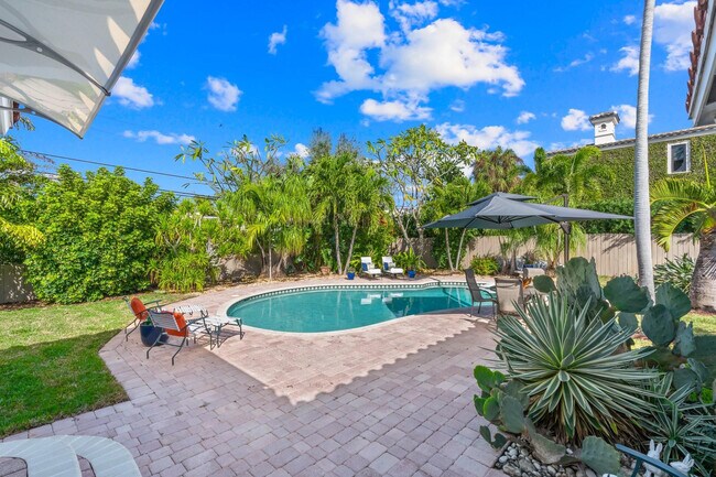 Building Photo - 2317 NE 12th St