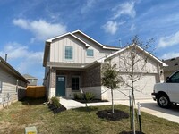 Building Photo - 4 BEDROOMS WITH 3 FULL BATHROOMS *** LARGE...